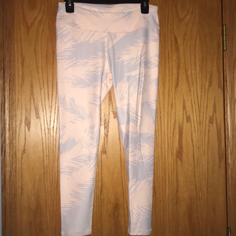 Brand New Never Worn Fabletics Print Leggings